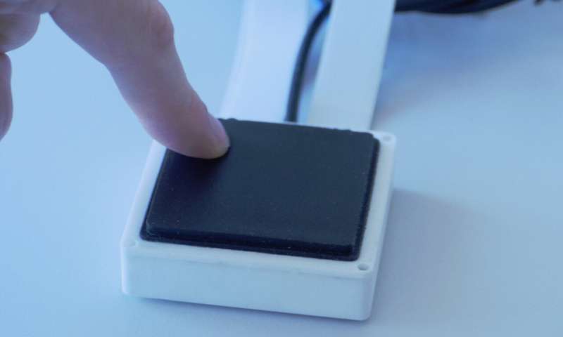 數(shù)據(jù)驅(qū)動(dòng)的多相機(jī)觸覺傳感器,讓機(jī)器人皮膚兼具觸覺和視覺 數(shù)據(jù)驅(qū)動(dòng)的多相機(jī)觸覺傳感器,讓機(jī)器人皮膚兼具觸覺和視覺